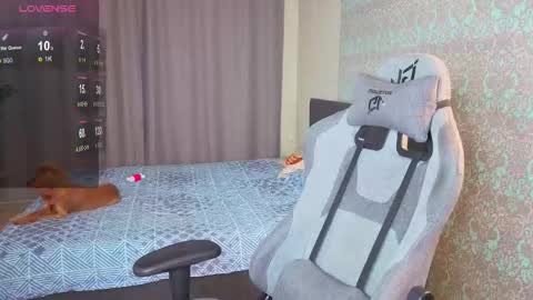 Merry online show from 11/08/25, 02:01