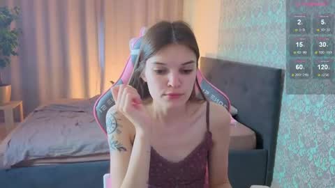 Snapshot of magic_shy chatting on 06/08/26, 01:28 Merry online show from 06/08/26, 01:28
