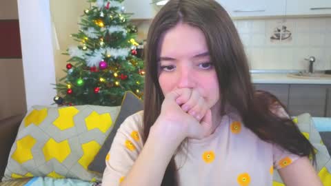 Snapshot of magical_mermaids chatting on 12/10/24, 02:28 Alice online show from 12/10/24, 02:28