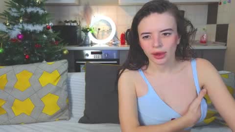 Snapshot of magical_mermaids chatting on 12/30/24, 01:14 Alice online show from 12/30/24, 01:14