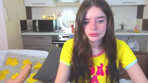 Snapshot of magical_mermaids chatting on 01/23/25, 04:15 Alice online show from 01/23/25, 04:15