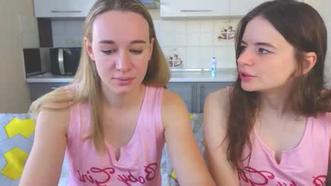 Snapshot of magical_mermaids chatting on 09/12/25, 06:13 Alice online show from 09/12/25, 06:13