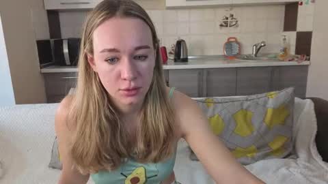 Snapshot of magical_mermaids chatting on 10/20/25, 06:03 Alice online show from 10/20/25, 06:03