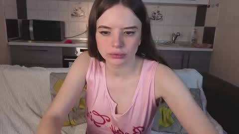 Snapshot of magical_mermaids chatting on 11/05/25, 11:10 Alice online show from 11/05/25, 11:10