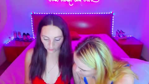 Snapshot of magiceyess chatting on 12/07/24, 11:29 Lili and Bella online show from 12/07/24, 11:29