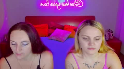Snapshot of magiceyess chatting on 01/08/25, 07:24 Lili and Bella online show from 01/08/25, 07:24