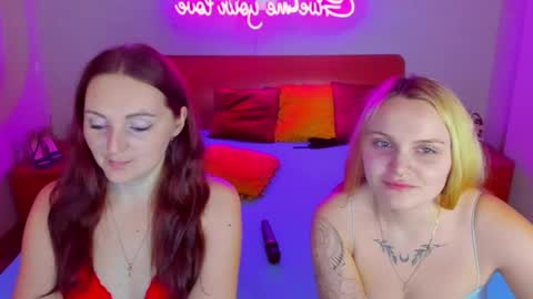 Snapshot of magiceyess chatting on 01/11/25, 07:17 Lili and Bella online show from 01/11/25, 07:17