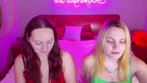 Snapshot of magiceyess chatting on 02/08/25, 07:26 Lili and Bella online show from 02/08/25, 07:26