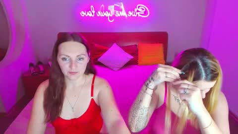 Snapshot of magiceyess chatting on 02/14/25, 07:28 Lili and Bella online show from 02/14/25, 07:28