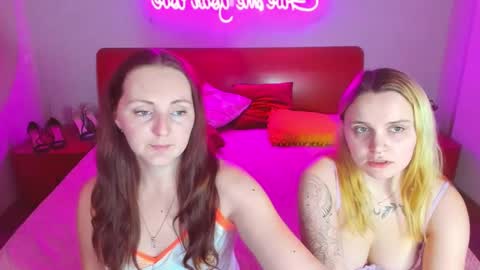 Snapshot of magiceyess chatting on 02/16/25, 10:10 Lili and Bella online show from 02/16/25, 10:10