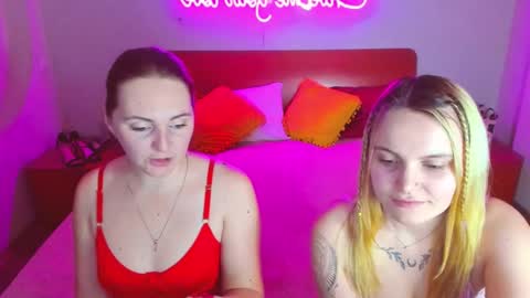 Snapshot of magiceyess chatting on 02/22/25, 07:56 Lili and Bella online show from 02/22/25, 07:56
