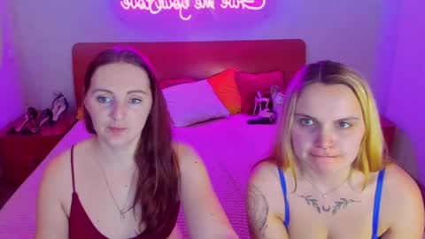 Snapshot of magiceyess chatting on 03/09/25, 10:19 Lili and Bella online show from 03/09/25, 10:19