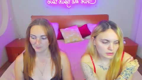 Snapshot of magiceyess chatting on 09/26/25, 06:12 Lili and Bella online show from 09/26/25, 06:12