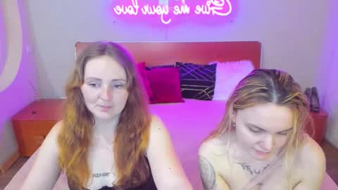 Lili and Bella online show from 03/11/26, 07:14