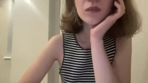 magicgirl50053 online show from 11/03/25, 06:53