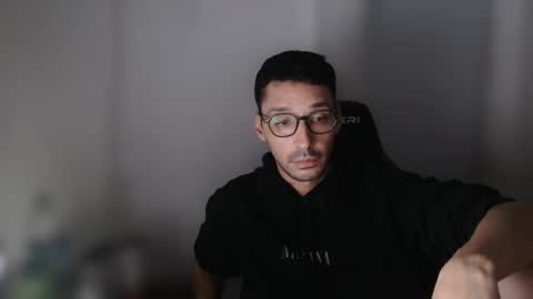 Snapshot of magicjawn chatting on 11/04/25, 05:17 magicjawn online show from 11/04/25, 05:17