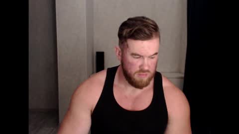 Snapshot of magicmax2017 chatting on 11/14/25, 06:17 magicmax2017 online show from 11/14/25, 06:17