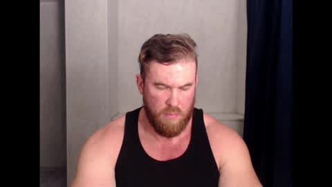 Snapshot of magicmax2017 chatting on 11/28/25, 02:42 magicmax2017 online show from 11/28/25, 02:42