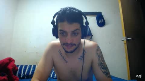 Snapshot of magico_9809 chatting on 03/11/26, 02:01 BRAYAN online show from 03/11/26, 02:01