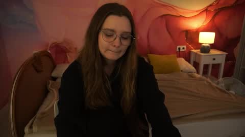 Emily online show from 09/30/25, 07:57