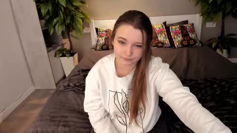 Emily online show from 10/09/25, 01:53