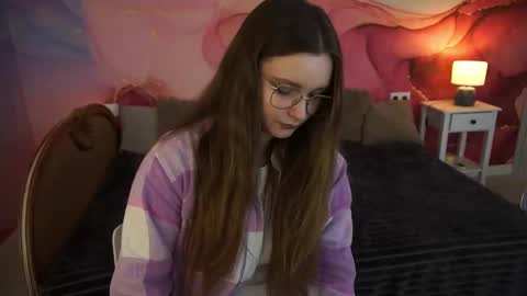 Emily online show from 11/05/25, 01:33