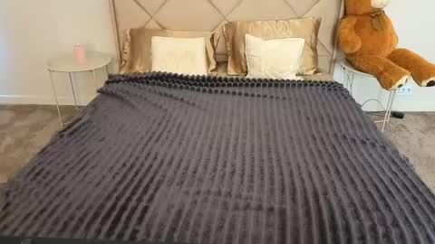 Emily online show from 04/18/26, 05:22