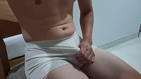 Snapshot of magicstick3003 chatting on 11/28/25, 05:32 Eli online show from 11/28/25, 05:32