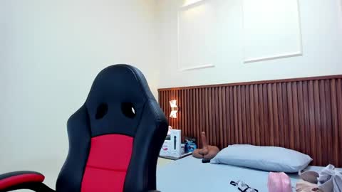 magievans1 online show from 02/22/25, 12:08