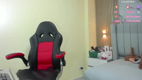 magievans1 online show from 10/17/25, 12:41