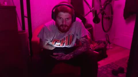 Snapshot of magnetic77slav chatting on 10/20/25, 01:39 magnetic77slav online show from 10/20/25, 01:39