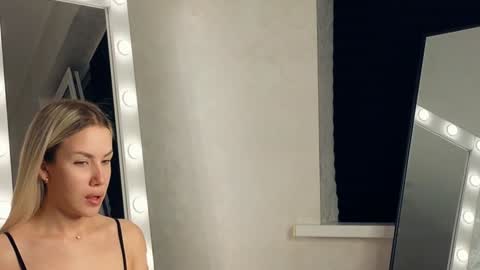 Snapshot of magnificent_angel chatting on 01/19/25, 07:26 Sasha online show from 01/19/25, 07:26