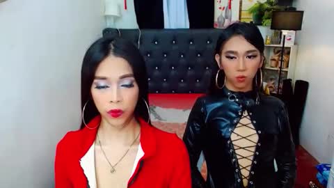 BELLA AND HANA online show from 11/24/25, 01:16