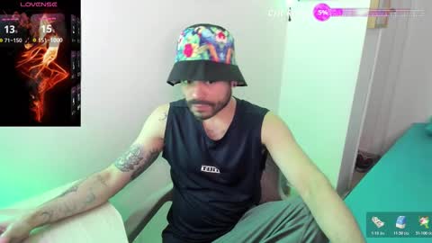 Snapshot of magnus_king chatting on 10/31/25, 11:06 online show from 10/31/25, 11:06