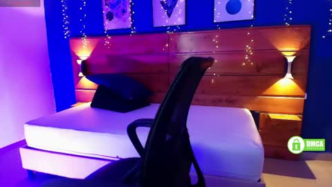 Snapshot of mahia_queen chatting on 04/17/26, 11:24 Dani online show from 04/17/26, 11:24