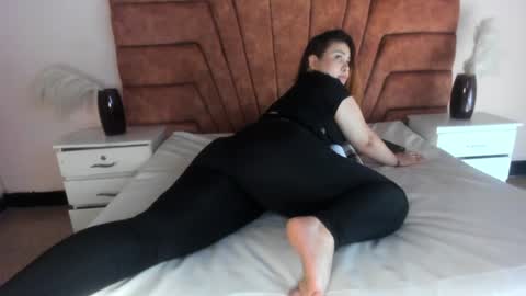 Snapshot of mahiasmith13 chatting on 02/05/25, 04:25 MAHIA online show from 02/05/25, 04:25