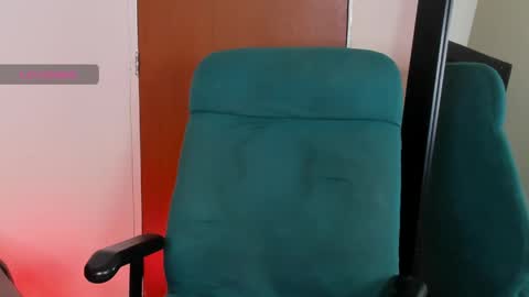 Maia online show from 05/20/26, 01:56