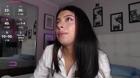 Maia Reficco online show from 11/26/25, 09:05