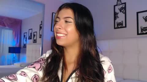 Snapshot of maia_reficco chatting on 04/17/26, 12:30 Maia Reficco online show from 04/17/26, 12:30