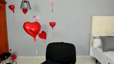 Snapshot of maia_w10 chatting on 02/19/25, 12:22 Maia online show from 02/19/25, 12:22