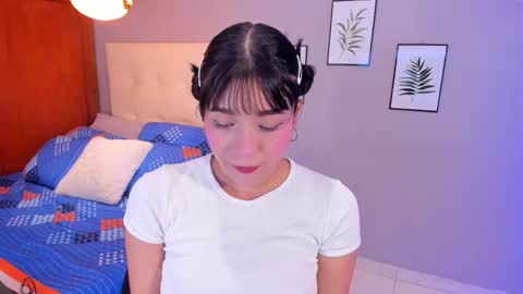 Snapshot of maia_w10 chatting on 11/08/25, 12:27 Maia online show from 11/08/25, 12:27