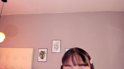 Snapshot of maia_w10 chatting on 11/23/25, 01:44 Maia online show from 11/23/25, 01:44