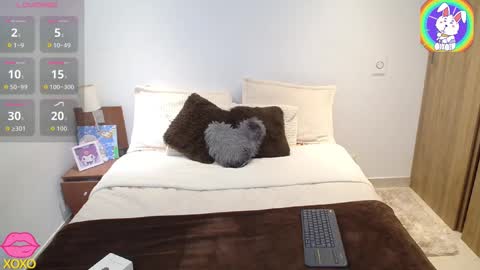    t  online show from 09/15/25, 04:01