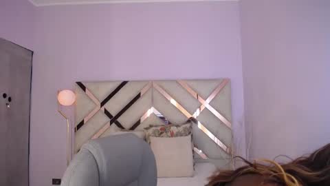 Maia Charris online show from 04/11/26, 12:09