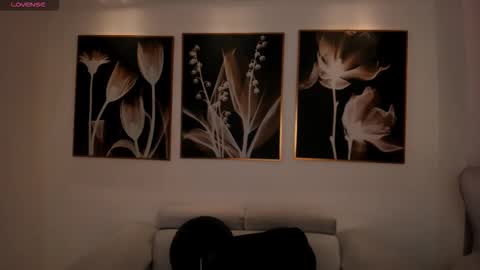  Maia  online show from 11/03/25, 11:33