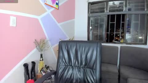 Snapshot of maiaconnor chatting on 07/09/26, 02:26 online show from 07/09/26, 02:26