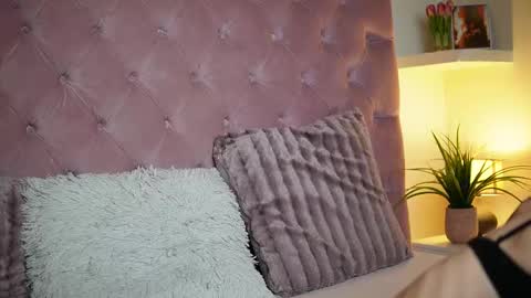  Maia  online show from 10/25/25, 11:32