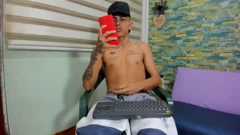 Snapshot of maicoll_hard02 chatting on 11/11/25, 11:54 maicoll_hard02 online show from 11/11/25, 11:54