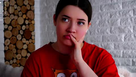 Lucy online show from 04/07/26, 03:29