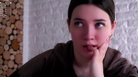 Lucy online show from 04/10/26, 01:22